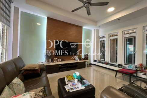 Livingroom1 _ 3200sqft _ Levenue _ For Sale_ 3.8Mil