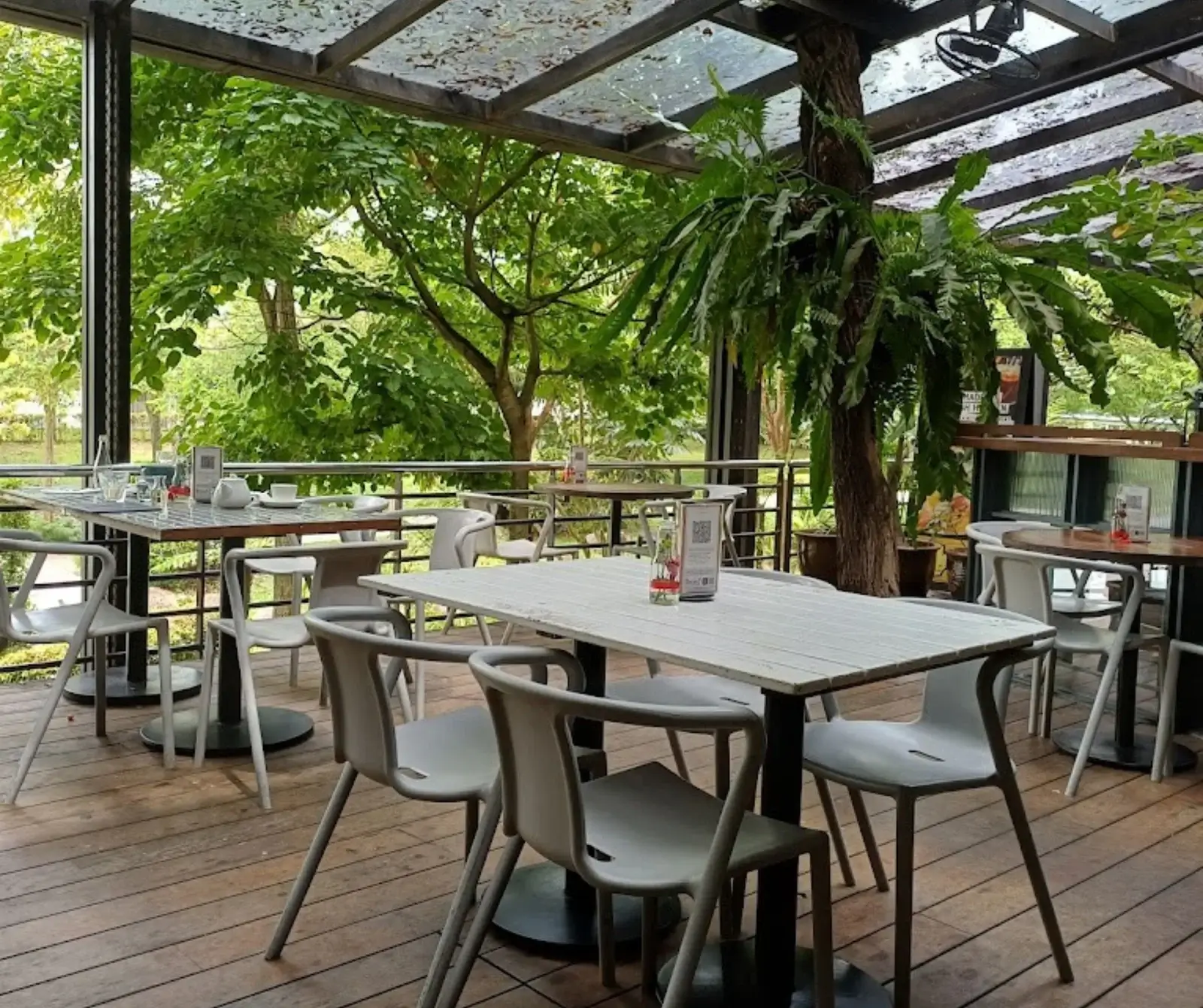 Café Deli by El Mesón near The Waterfront, Desa ParkCity